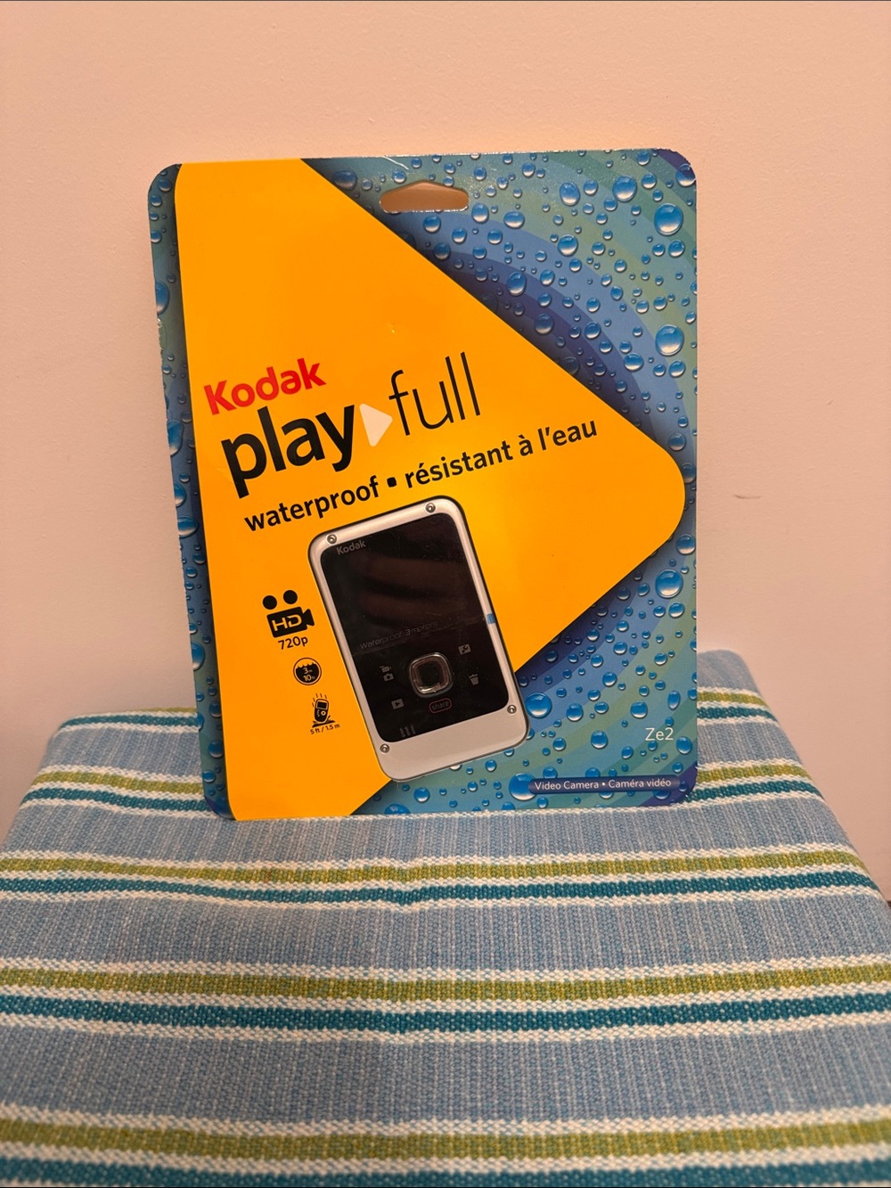 NEW Kodak PlayFull Waterproof Pocket Video Camera (Ze2) - 720p HD - Sealed Box